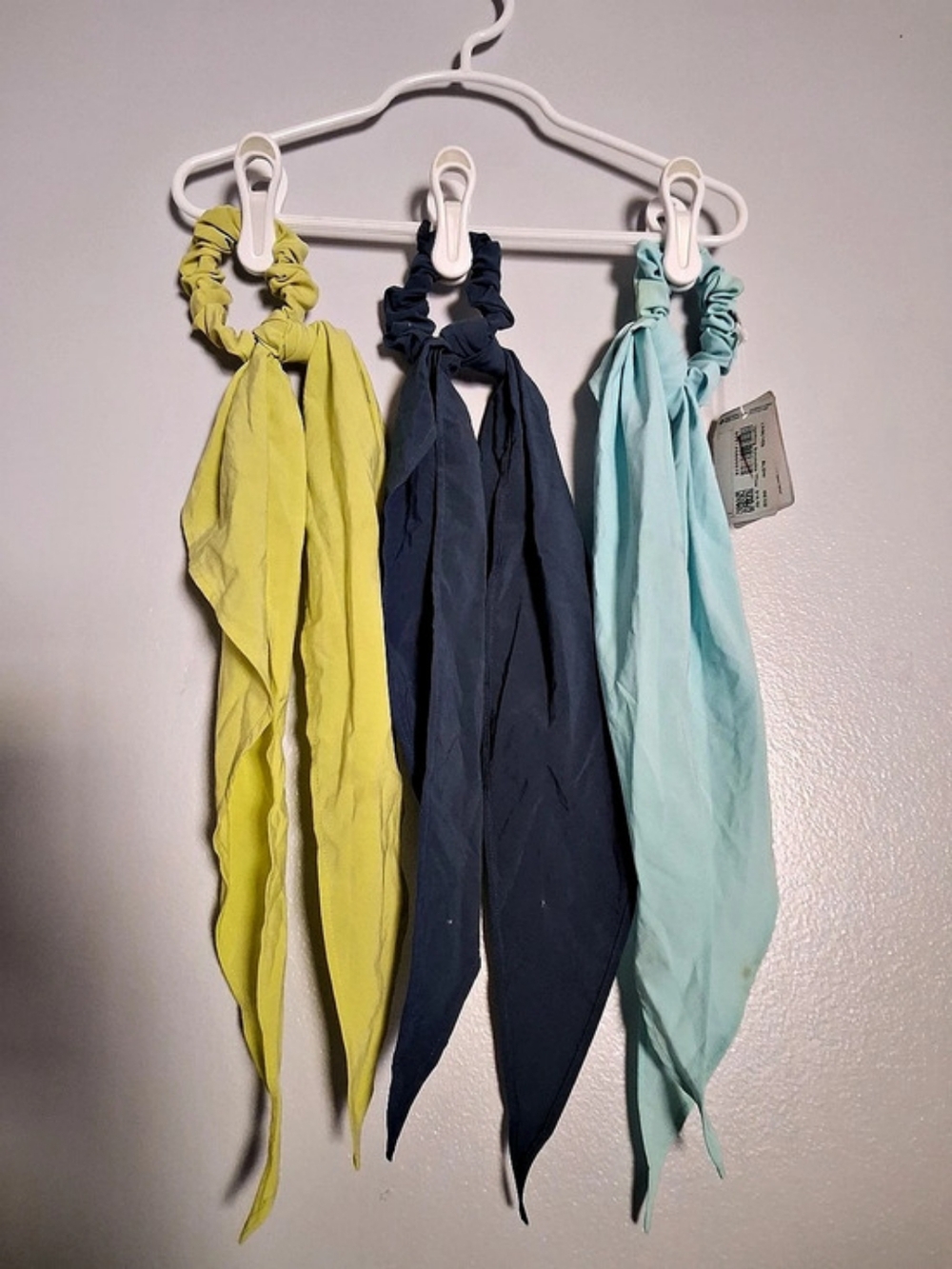 lululemon Uplifting Scrunchie *Flow 3-Pack Scrunchies in Blue & Yellow 1-NWT